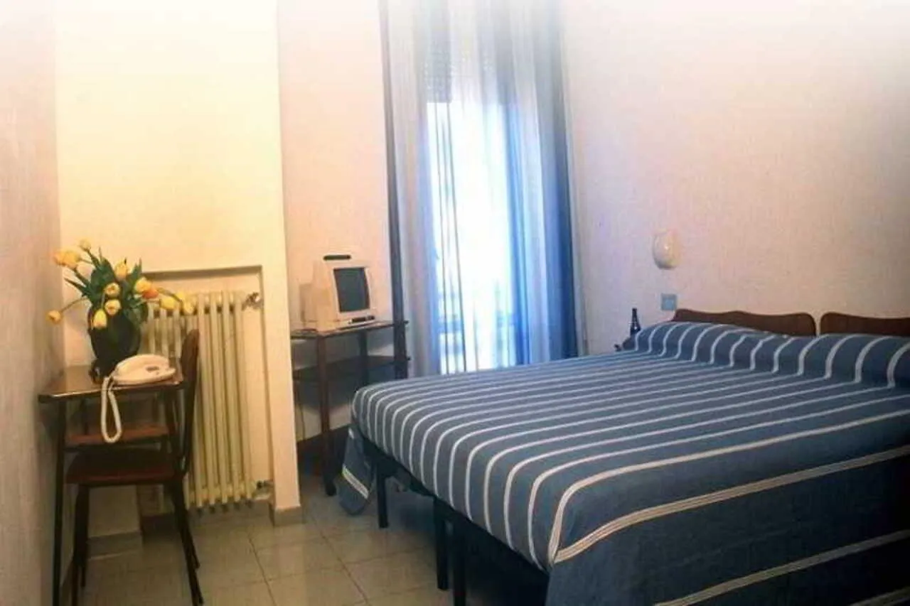 Albergo Ester Di Fossi Laura Rimini 2*,  Olaszország